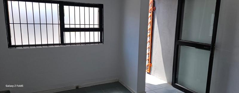 To Let commercial Property for Rent in Maitland Western Cape